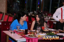 Elza Seyidcahan gəlini ilə - FOTO