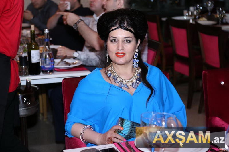 Elza Seyidcahan gəlini ilə - FOTO