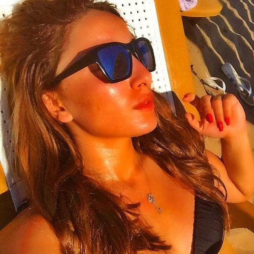 Azərbaycan ulduzlarının yarıçılpaq FOTOları
