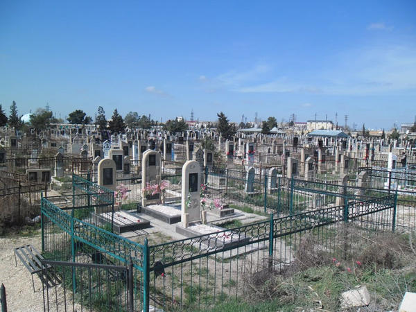 Yaxınlarının məzarını ziyarətə getdi, meyiti tapıldı