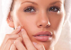Bu qidalar üzdə sızanaq yaradır – Dermatoloqlardan xəbərdarlıq