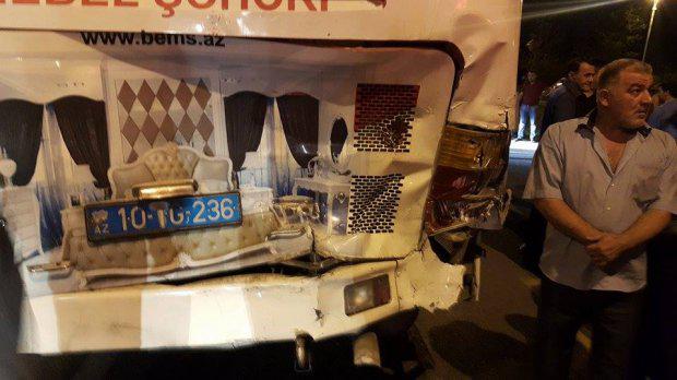 Bakıda daha bir avtobus qəzası, xəsarət alanlar var - FOTO