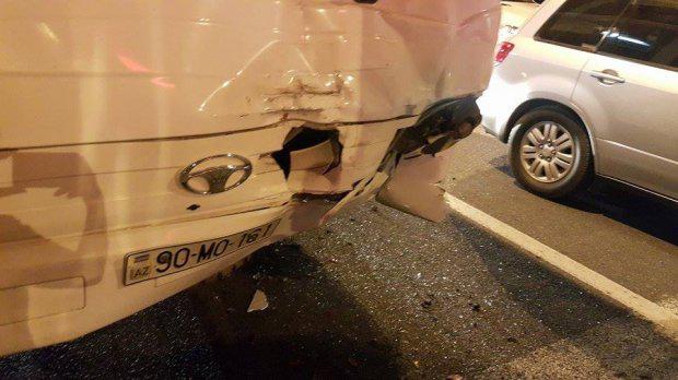 Bakıda daha bir avtobus qəzası, xəsarət alanlar var - FOTO