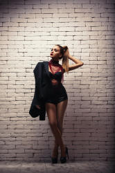 Könül sinəsini qurşağadək açdı: "Fərqlilik istədim" - FOTO