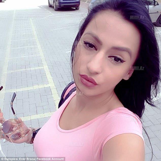 Bu xəbərlər proqramında aparıcılar yarıçılpaqdırlar - VİDEO - FOTO