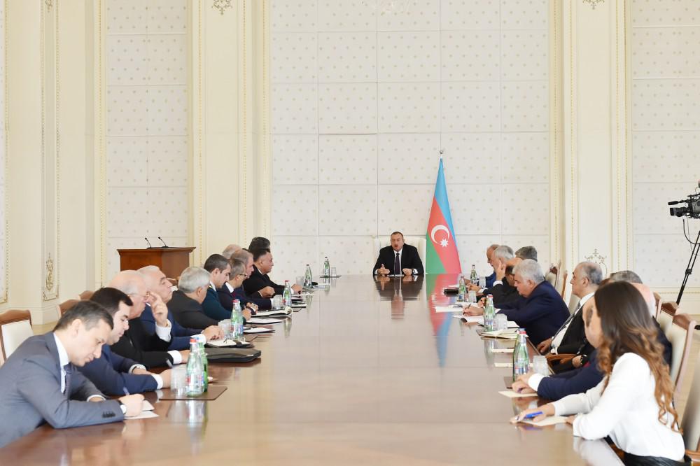 İlham Əliyev: "Biz hətta misli görünməmiş təzyiqlər şəraitində yolumuzdan dönmədik" - FOTO