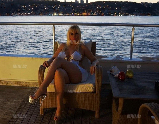 Adnan Oktarın "gözəlçə"ləri yarıçılpaq - FOTO