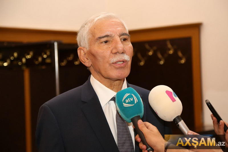 Zəlimxan Yaqub səhhətinə rəğmən çalıb-çağıranlara qatıldı - FOTO