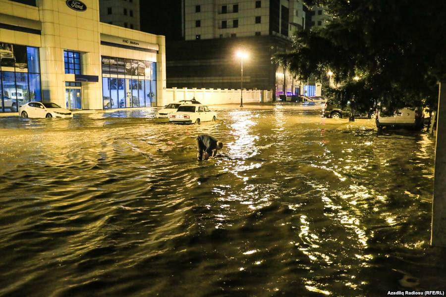 Yağış Bakını bu hala saldı - FOTO