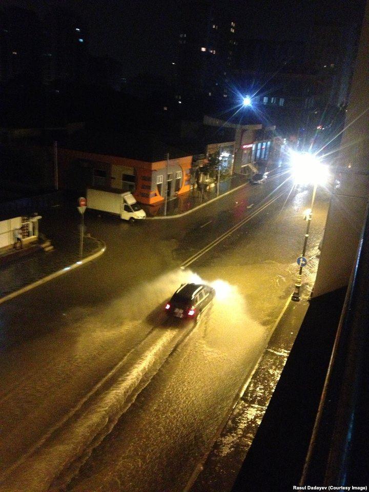 Yağış Bakını bu hala saldı - FOTO