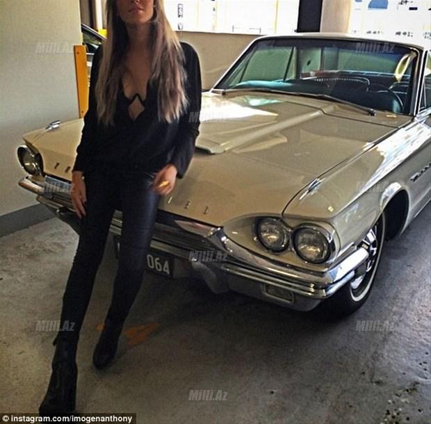 O, erotik selfilər "kraliça"sıdır - FOTO