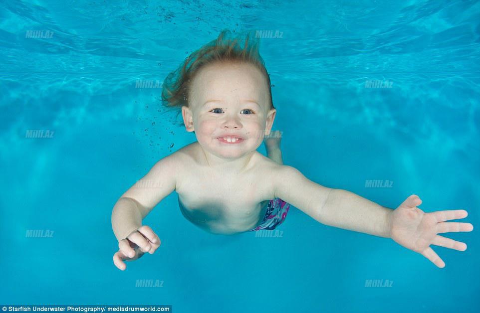 Su altındakı körpələr - FOTO