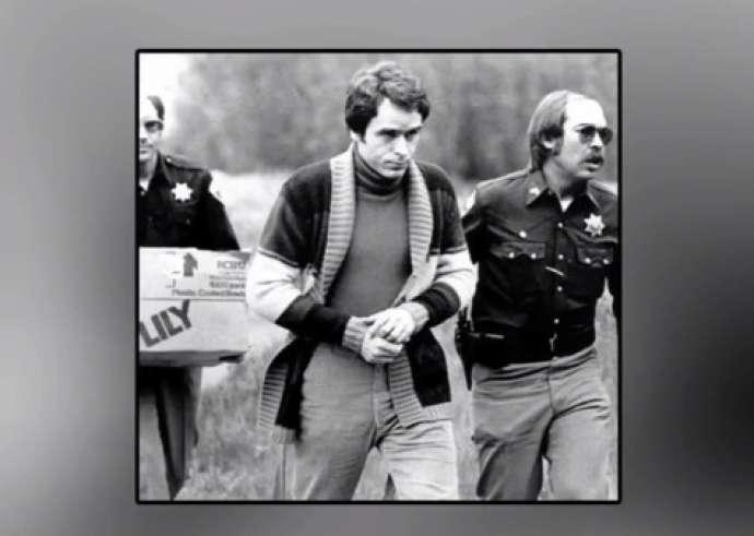 "Qızın başını kəsib, onu yoldan 3-5 metr aralıya apardım və orada basdırdım" - FOTO