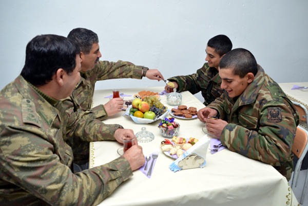 Zakir Həsənov cəbhə xəttində - FOTO