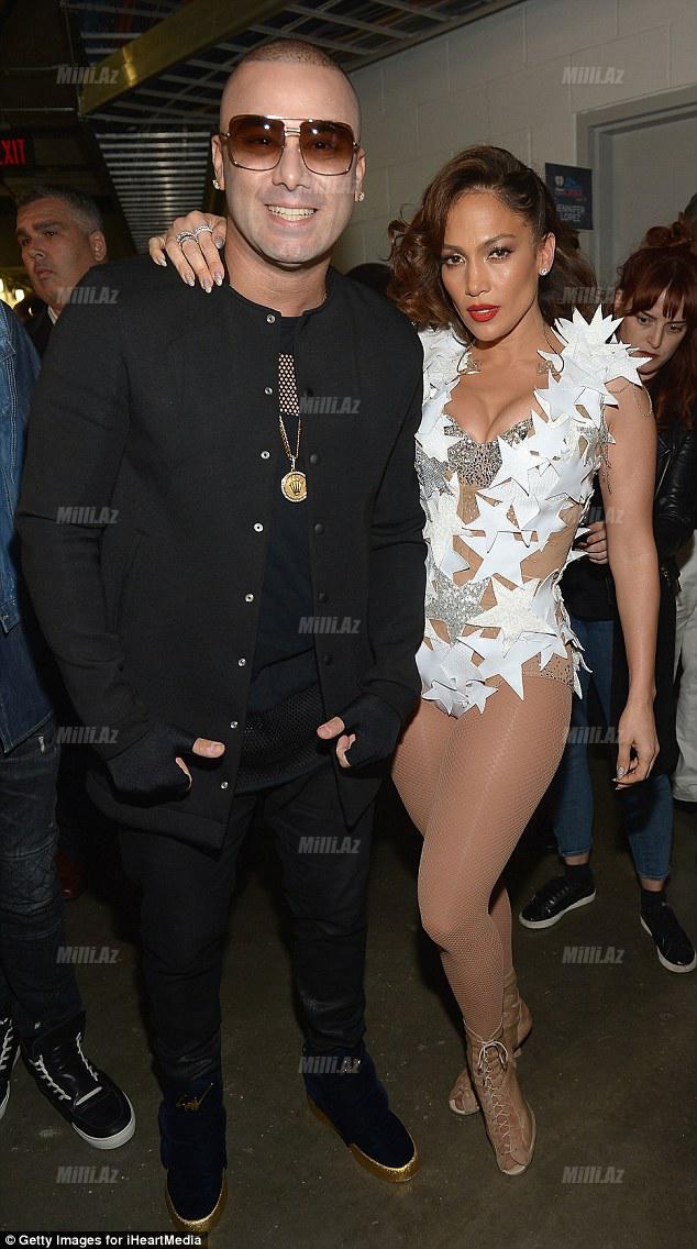 Cennifer Lopes soyundu, şok yaratdı - VİDEO - FOTO +21