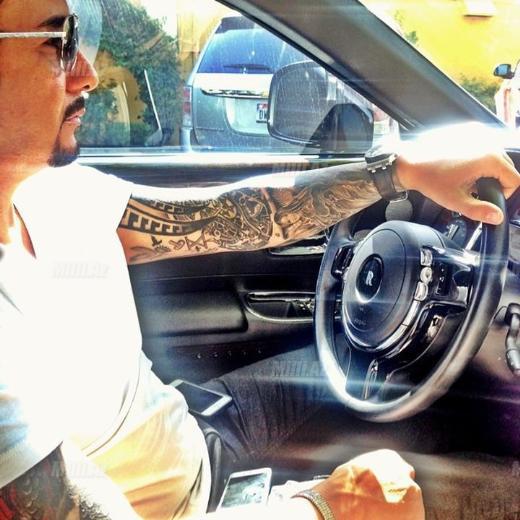 İranlı ermənini İnstagram-da keçmək istəyir - FOTO