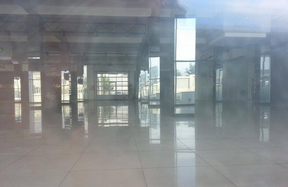 Eldar Mahmudovun avtosalonu bağlandı - FOTO