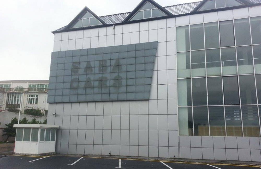 Eldar Mahmudovun avtosalonu bağlandı - FOTO