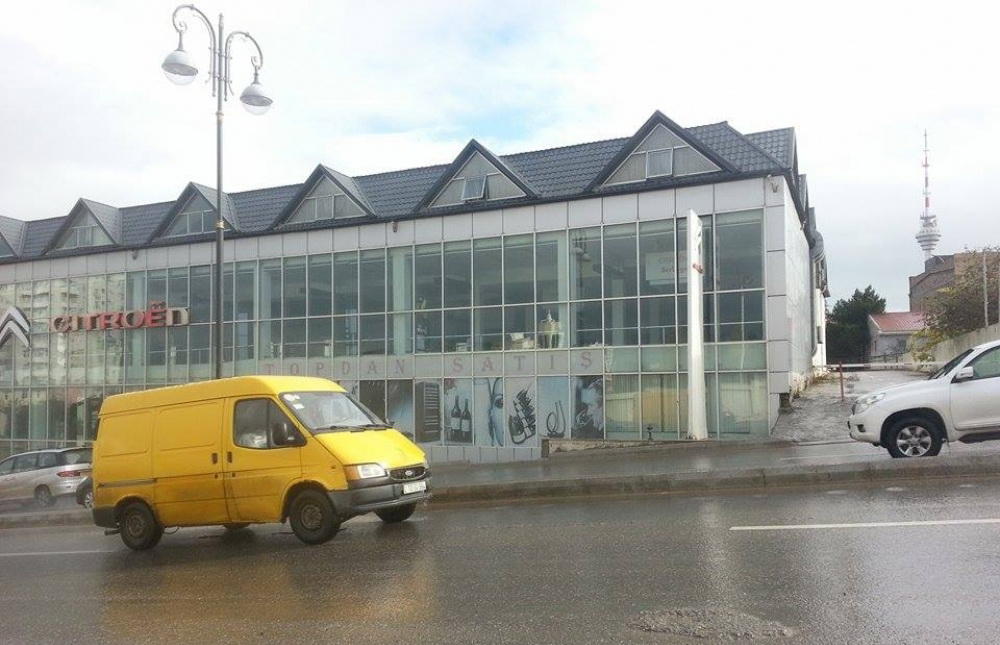 Eldar Mahmudovun avtosalonu bağlandı - FOTO