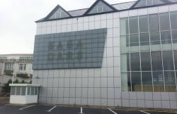 Eldar Mahmudovun avtosalonu bağlandı - FOTO