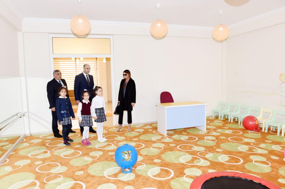 Mehriban Əliyeva Buzovnada körpələr evi-uşaq bağçasının və Şüvəlanda xüsusi internat məktəblərinin açılışında iştirak edib - FOTO