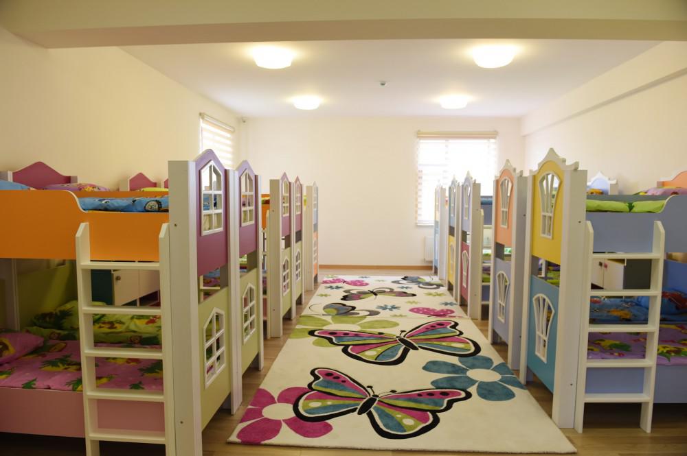 Mehriban Əliyeva Buzovnada körpələr evi-uşaq bağçasının və Şüvəlanda xüsusi internat məktəblərinin açılışında iştirak edib - FOTO