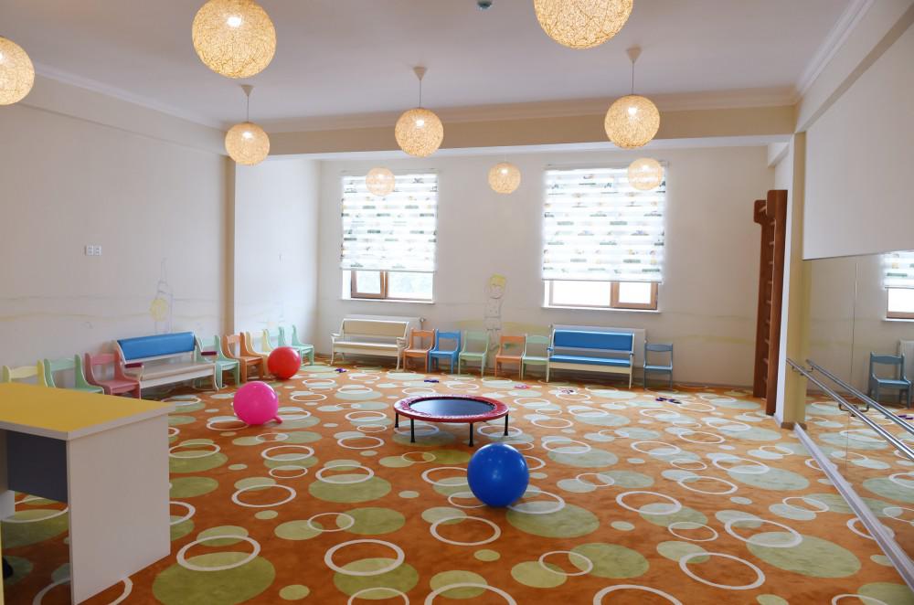 Mehriban Əliyeva Buzovnada körpələr evi-uşaq bağçasının və Şüvəlanda xüsusi internat məktəblərinin açılışında iştirak edib - FOTO