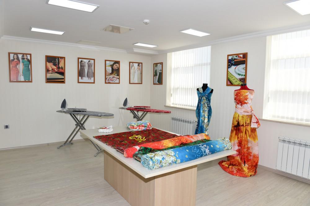 Mehriban Əliyeva Buzovnada körpələr evi-uşaq bağçasının və Şüvəlanda xüsusi internat məktəblərinin açılışında iştirak edib - FOTO