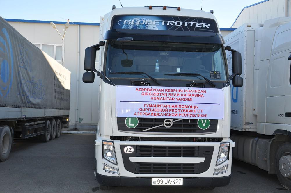 Azərbaycan Qırğızıstana humanitar yardım göndərdi - FOTO