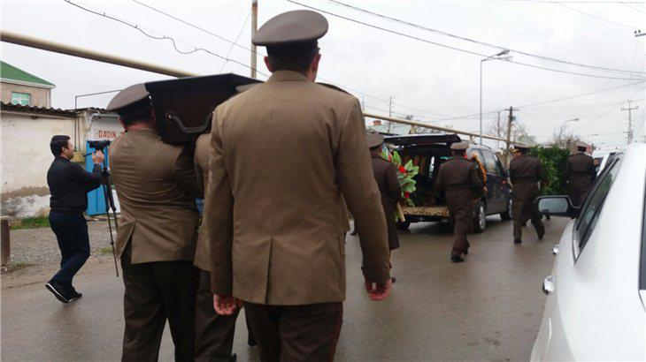 Generallar gəmi kapitanının dəfnində - YENİLƏNİB - FOTO