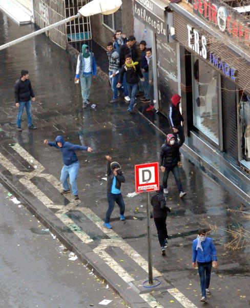 Türkiyədə iğtişaş: ölənlər və yaralananlar var - FOTO