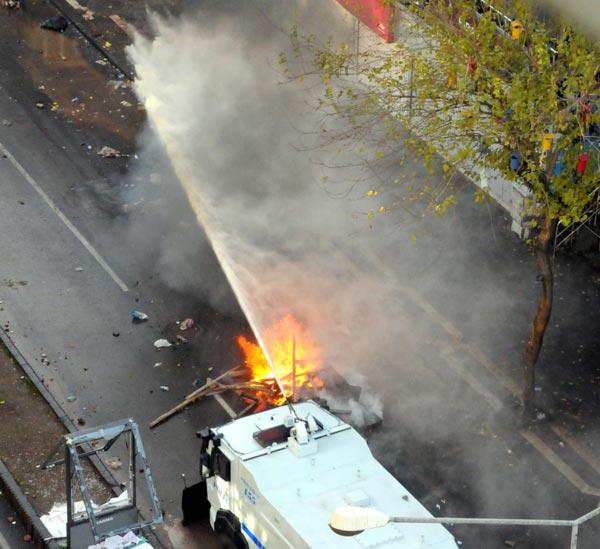 Türkiyədə iğtişaş: ölənlər və yaralananlar var - FOTO