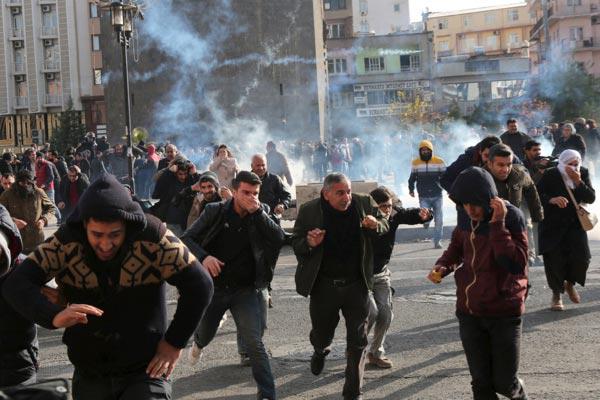 Türkiyədə iğtişaş: ölənlər və yaralananlar var - FOTO