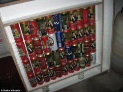 Bu da oldu: evini pivə bankaları ilə qızdırır - FOTO