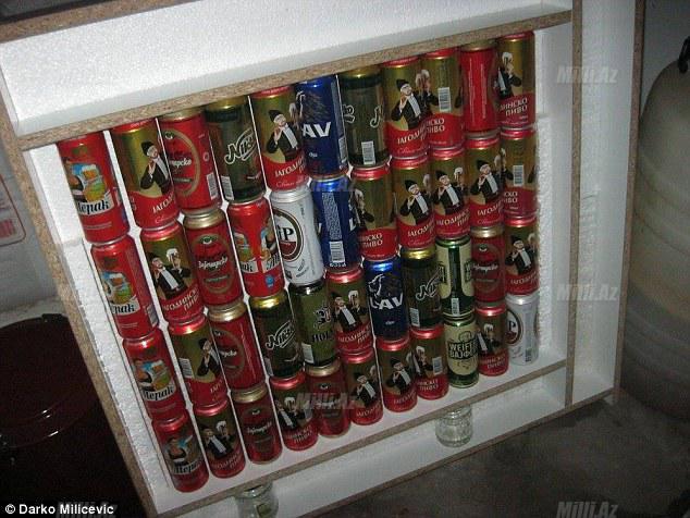 Bu da oldu: evini pivə bankaları ilə qızdırır - FOTO