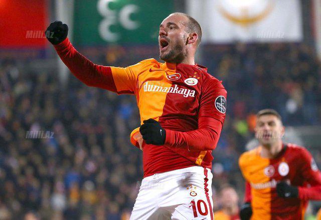 “Qalatasaray”a "osmanlı şapalağı" - FOTO