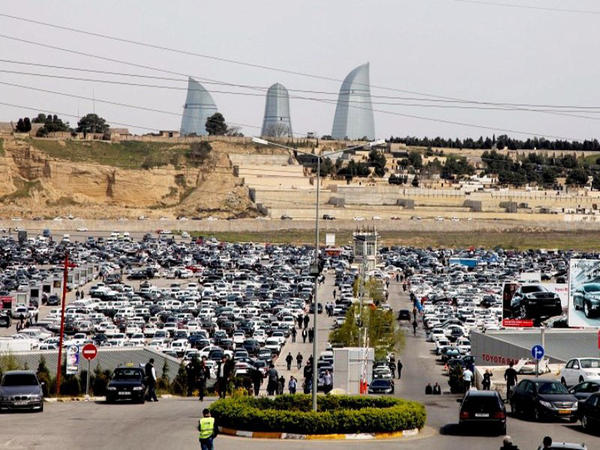 Bakı avtomobil bazarında durğunluq: Alıcılar nəyə görə azalıb?