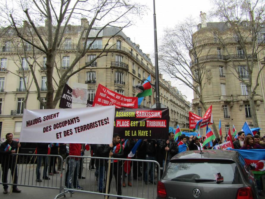 Ermənilərlə PKK tərəfdarları soydaşlarımıza hücum etdi - YENİLƏNİB - VİDEO - FOTO