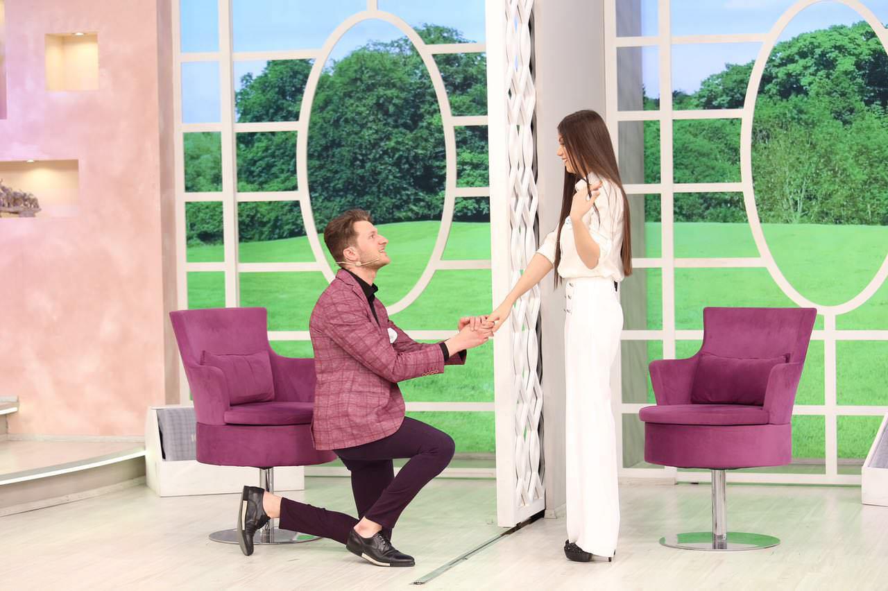 Esranın verilişində ilk: bəy 10 dəqiqəyə evlənmə təklifi etdi - VİDEO - FOTO