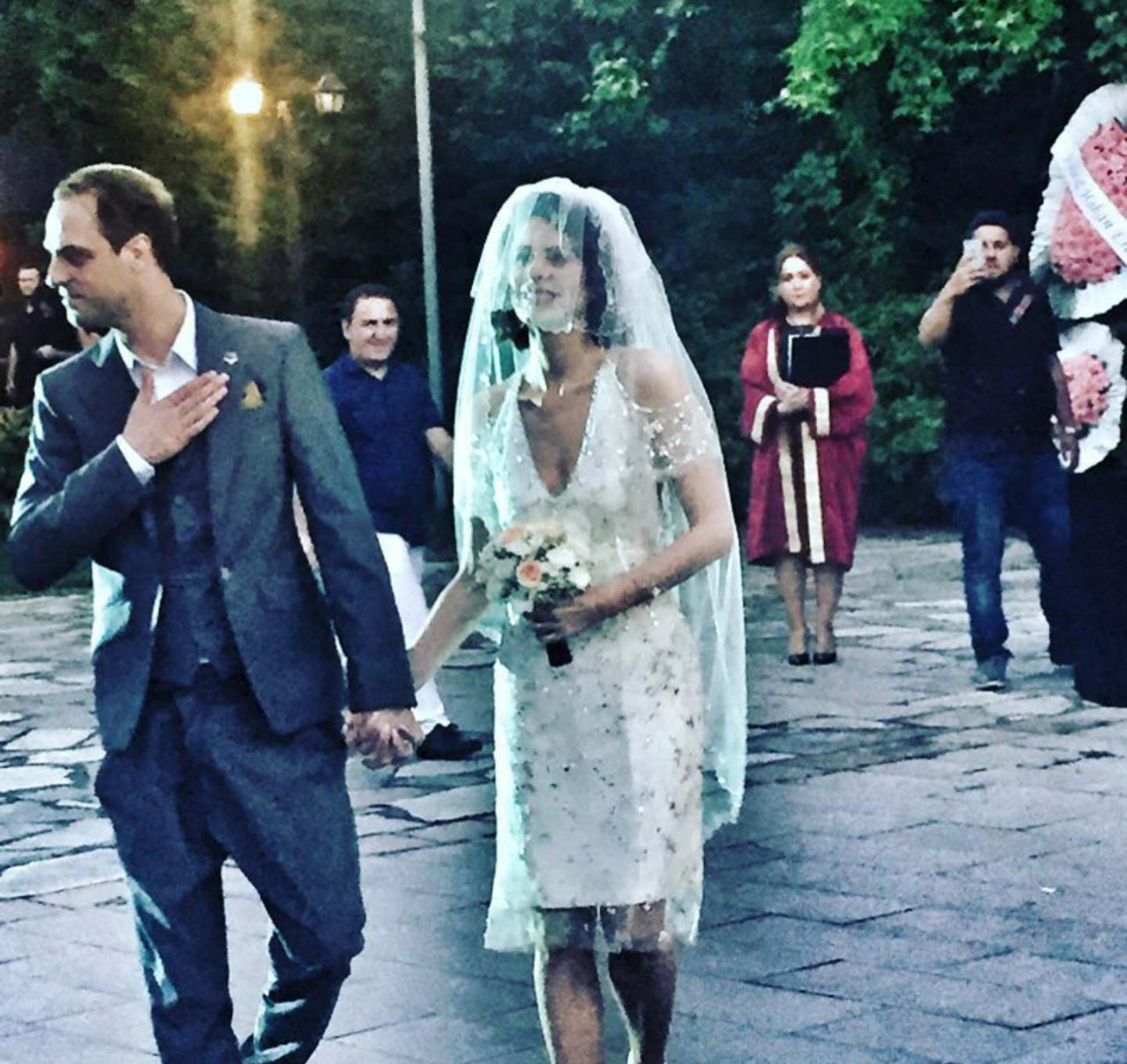 "Paramparça"nın "Dilara"sı ərə getdi, "Cihan"ı oynadı - FOTO