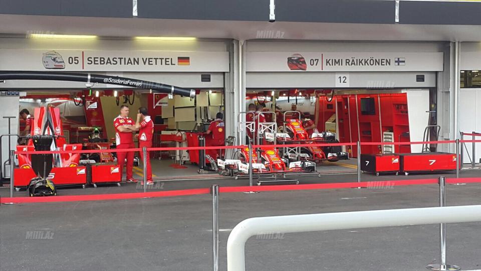 Formula-1 pilotlarının bolidlərinə Bakıda belə qulluq edirlər - FOTOSESSİYA