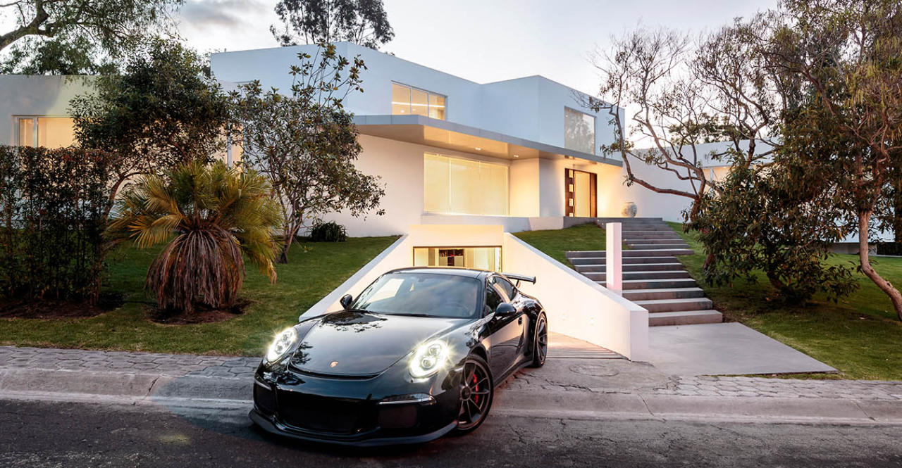 Yeraltı qarajlı villa - FOTO