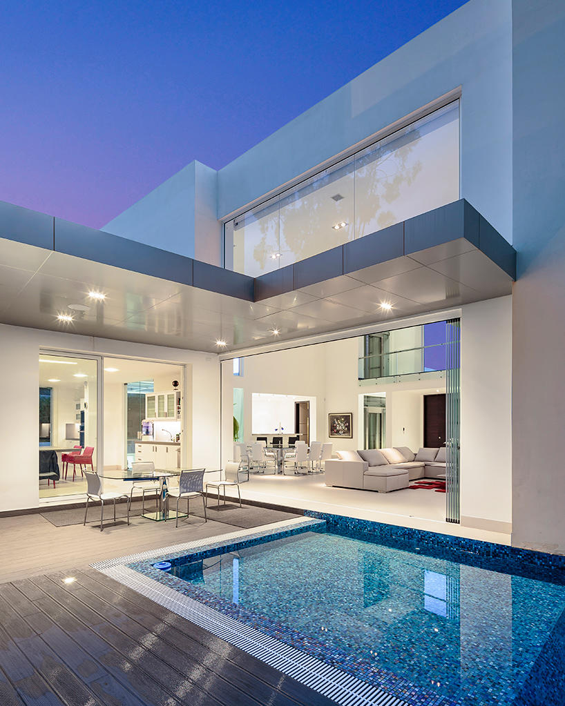 Yeraltı qarajlı villa - FOTO