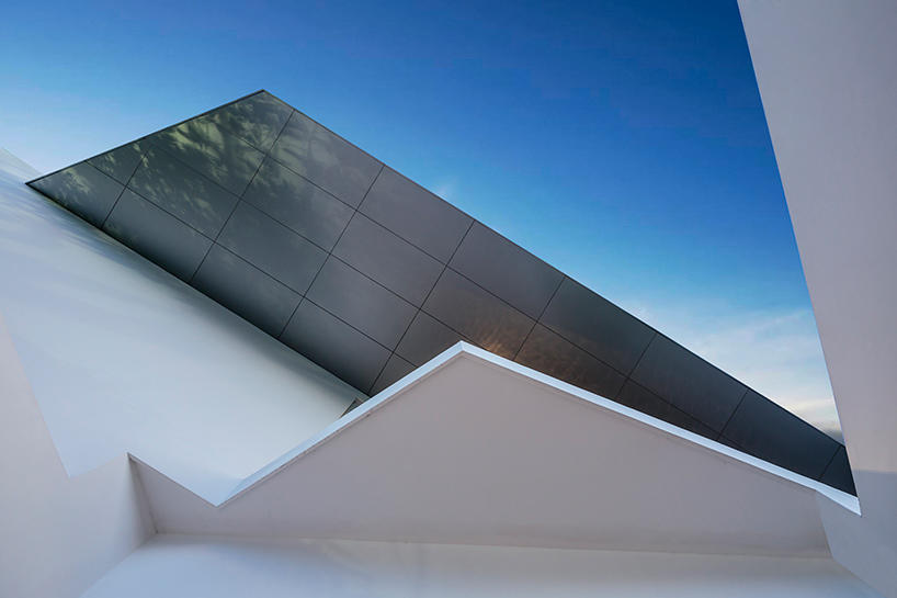 Yeraltı qarajlı villa - FOTO