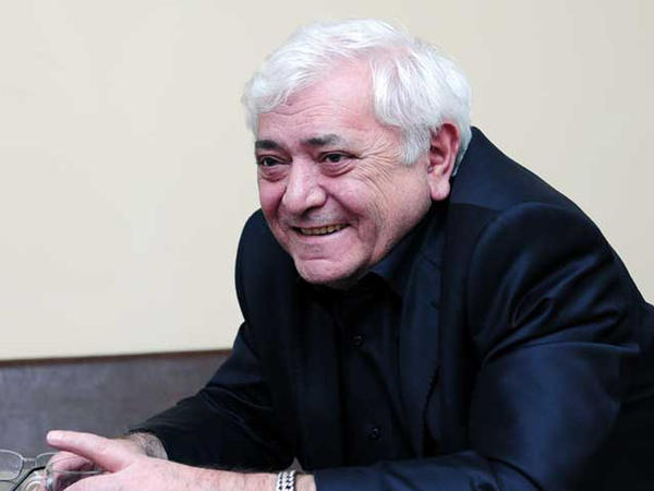 Deputat ailəsi ilə birlikdə Ağdama köçəcək