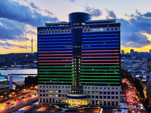 “Hilton Baku”dakı qiymətlər turistləri şoka saldı - <span class="color_red">FOTO</span>