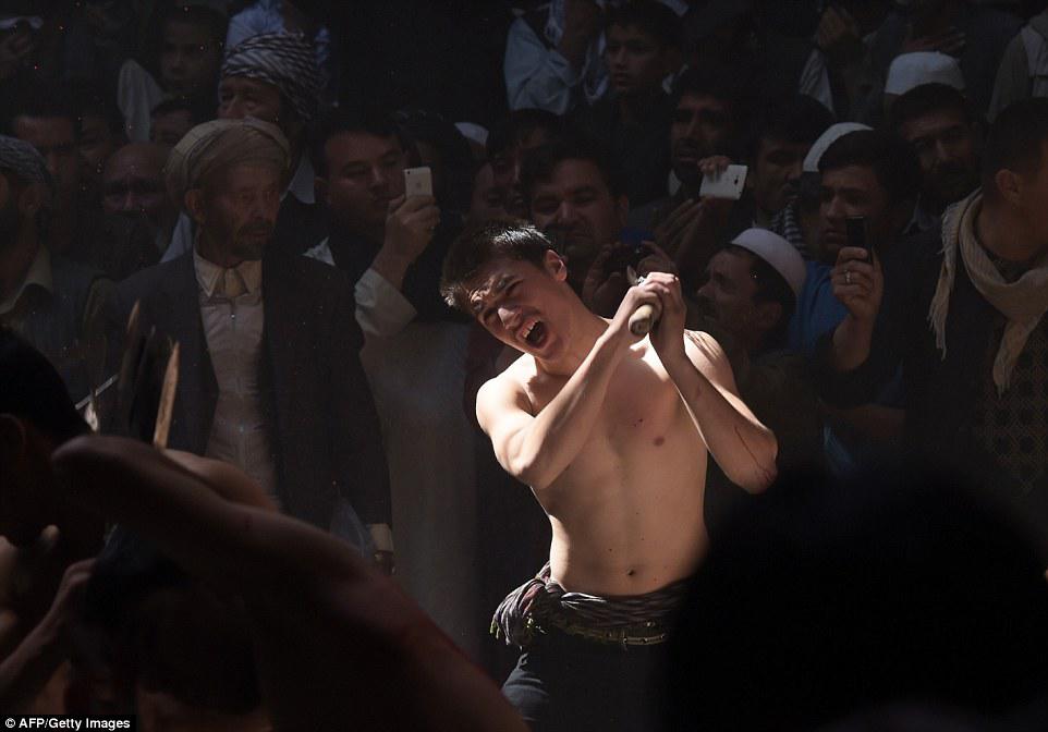 Aşurada əzadarlıq FOTOları