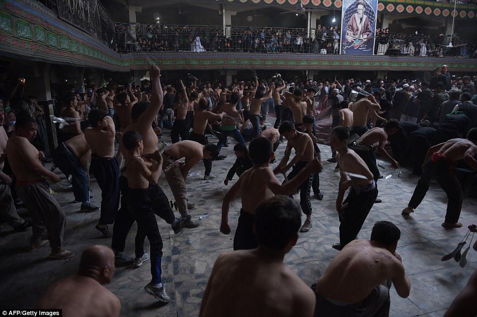 Aşurada əzadarlıq FOTOları