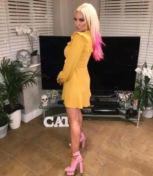 Məşhur qadından idman zalında biabırçı selfi - FOTO