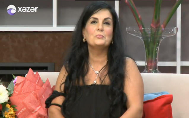 478361 03 Çiçəyin anası məşhur müğənni imiş... - Bu da FOTOSU